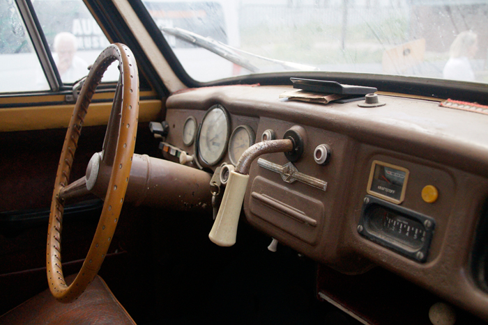 p70 Cockpit 2 700